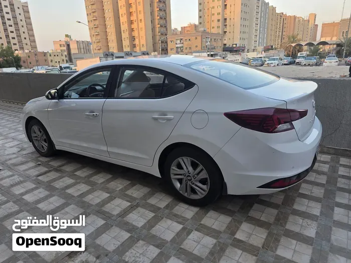 Hyundai Elantra 2019 photo 4