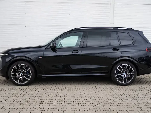 BMW X7 2023 photo 2