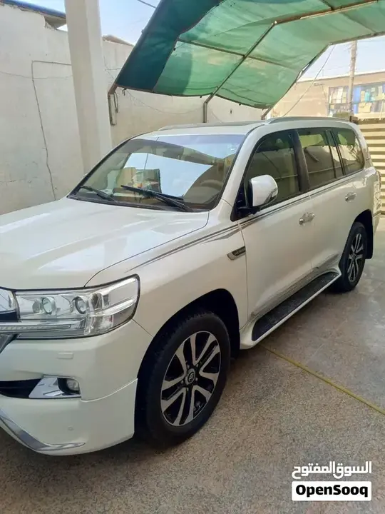 Toyota Land Cruiser Gxr 2017 photo 2