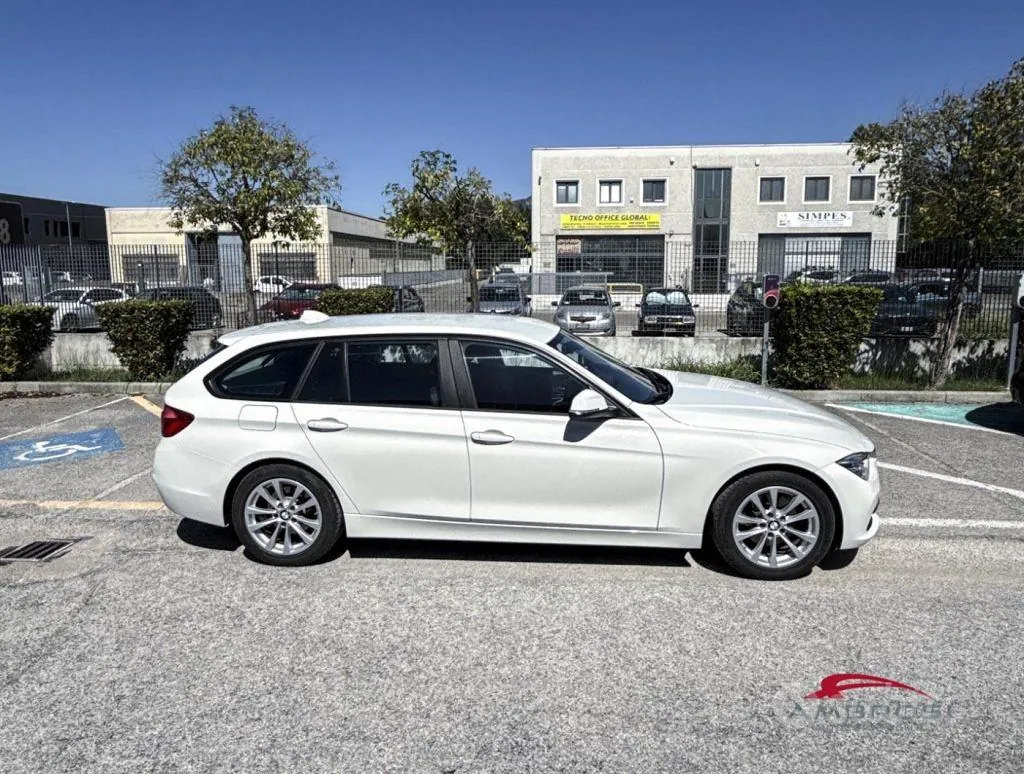 BMW 320 Serie 3 2017 photo 2