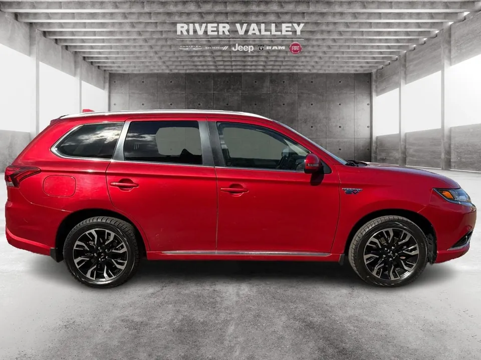 Mitsubishi Outlander 2018 photo 2