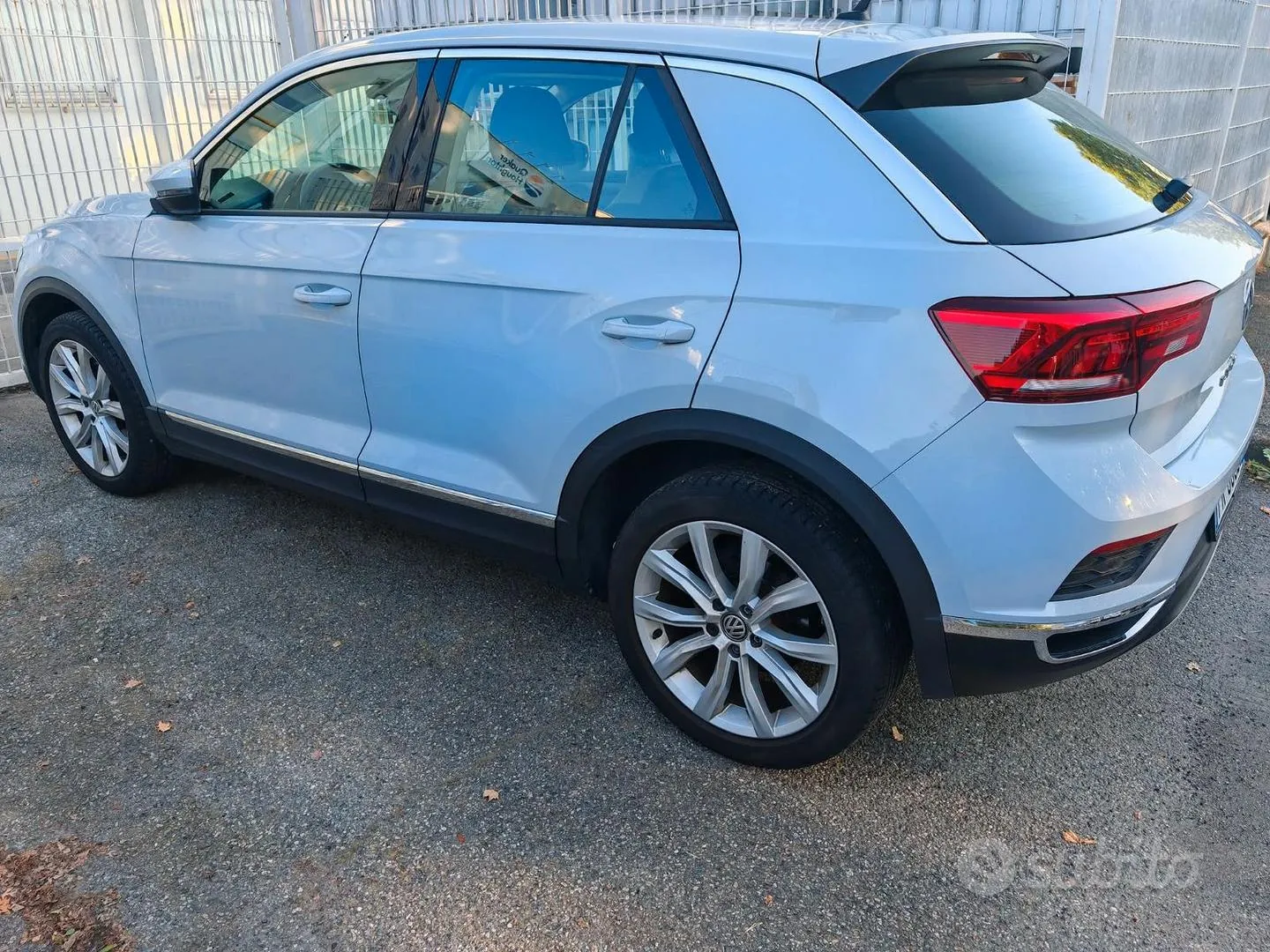 Volkswagen T-Roc 2020 photo 2