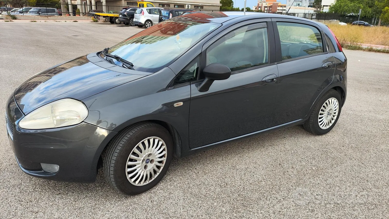 Fiat Grande Punto 2007 photo 2