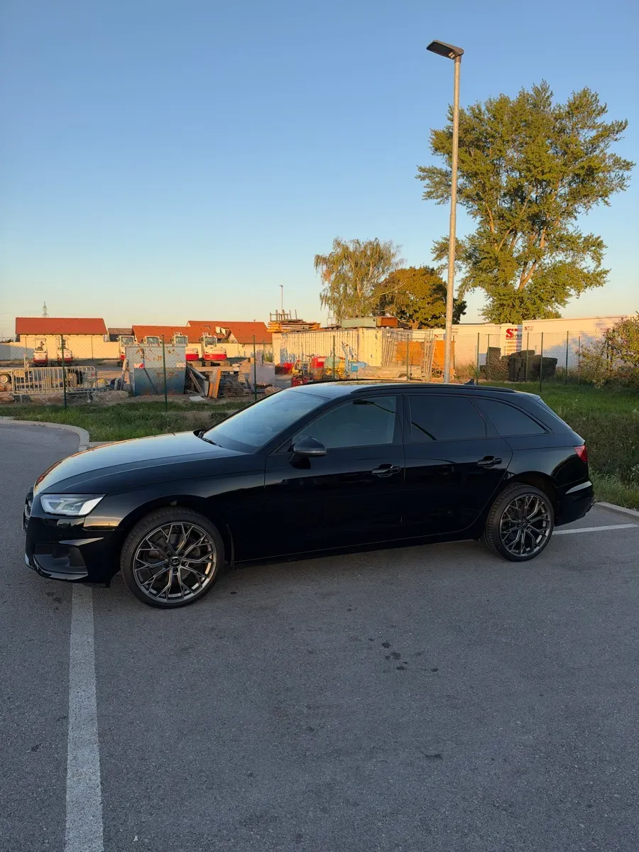 Audi A4 2020 photo 2