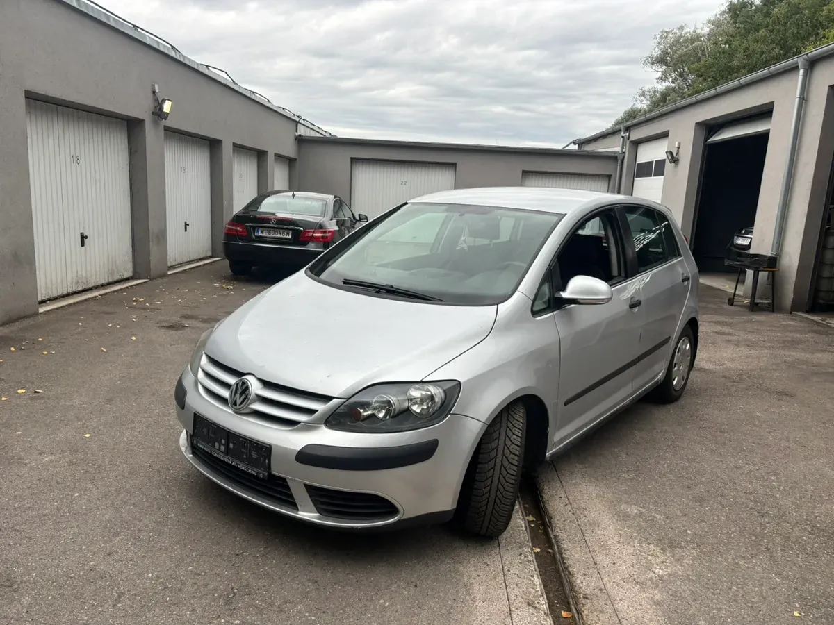 Volkswagen Golf 2005 photo 2