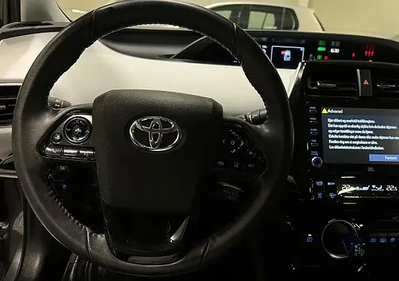 Toyota Prius Plug-In Hybrid 2020 photo 5