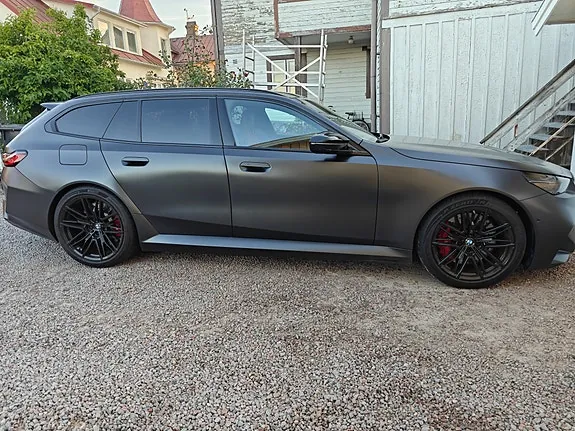 BMW M5 2025 photo 2