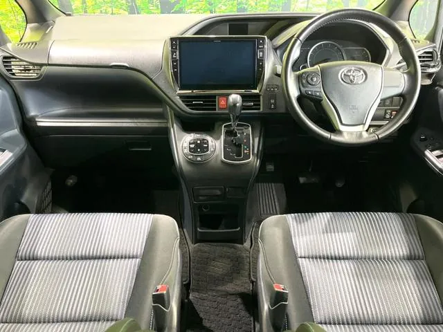 Toyota Voxzie 2015 photo 2