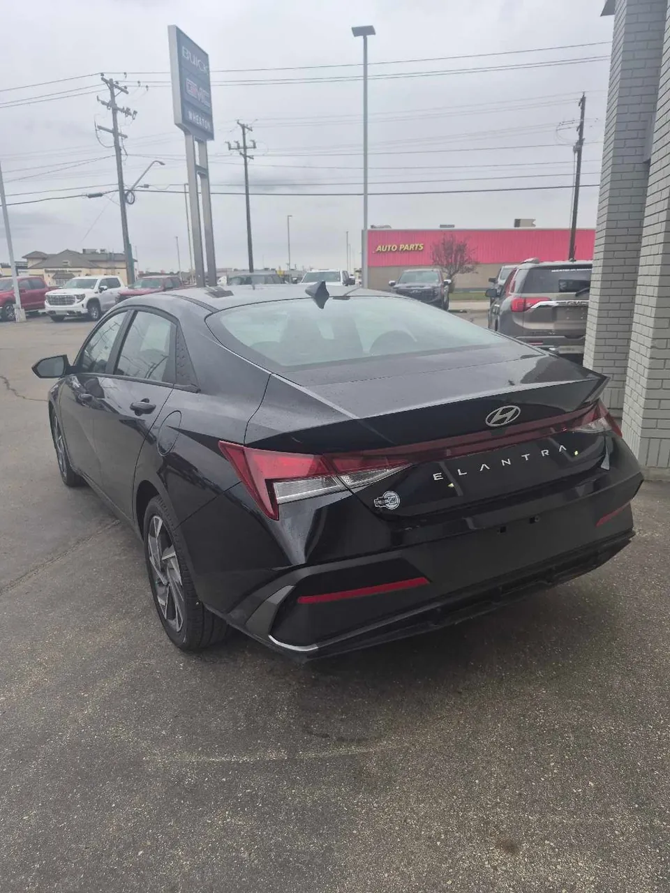 Hyundai Elantra 2024 photo 3