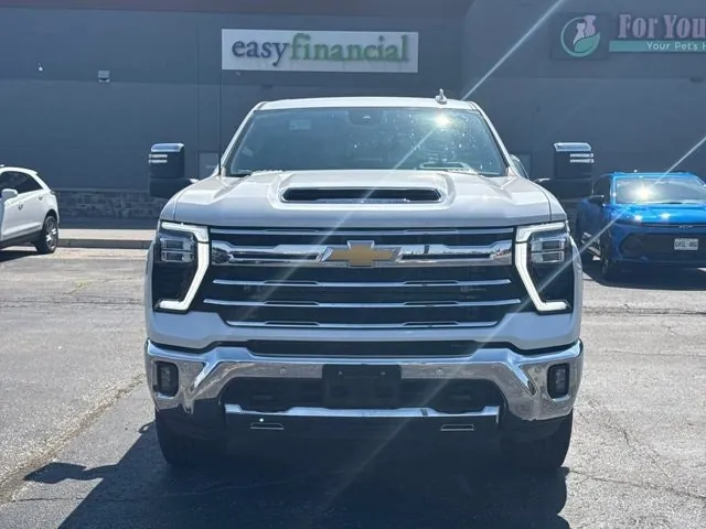 Chevrolet Silverado 2500Hd 2024 photo 2