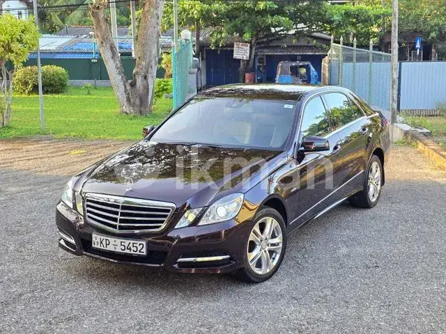 Mercedes-Benz E200