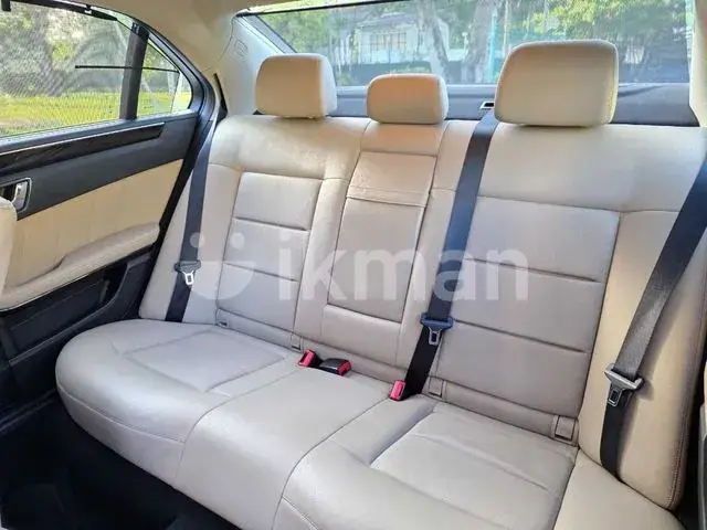 Mercedes-Benz E200 2011 photo 4