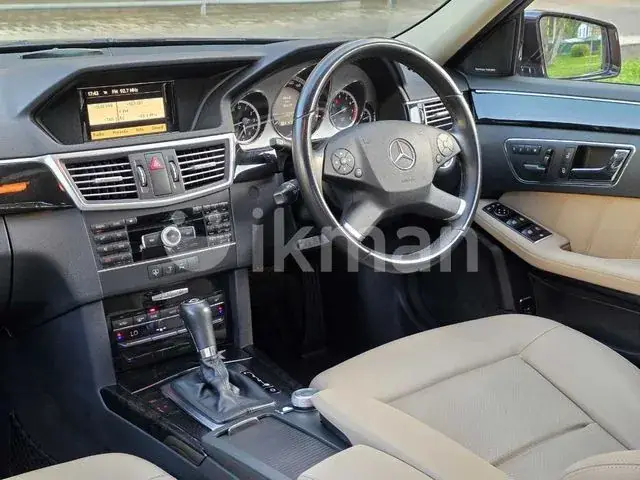 Mercedes-Benz E200 2011 photo 3