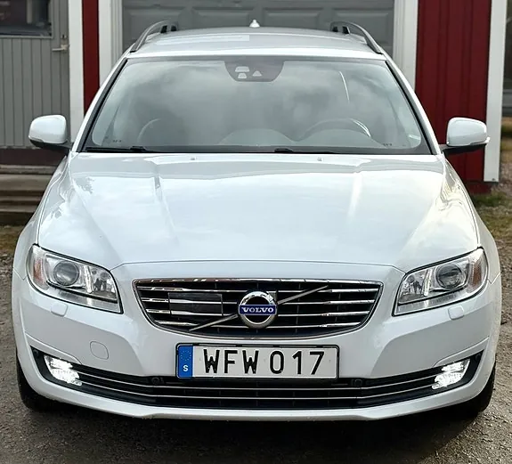 Volvo V70 2016 photo 2