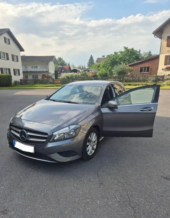 Mercedes-Benz A-Class 2015 photo 2