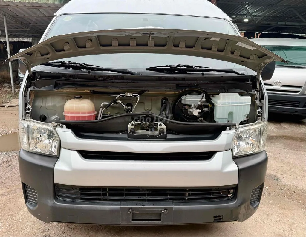 Toyota Hiace 2017 photo 5
