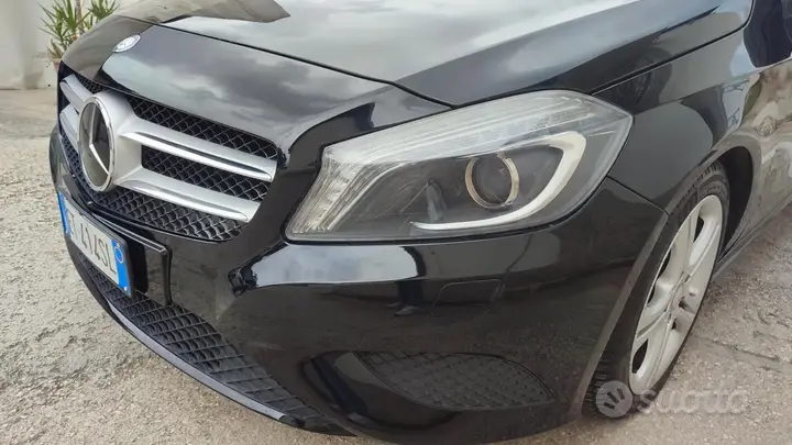 Mercedes-Benz A 180 2015 photo 3
