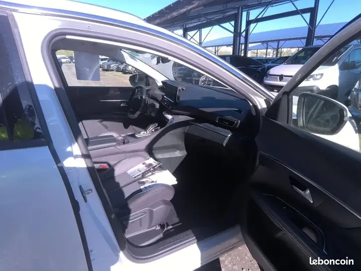 Peugeot 3008 2021 photo 4