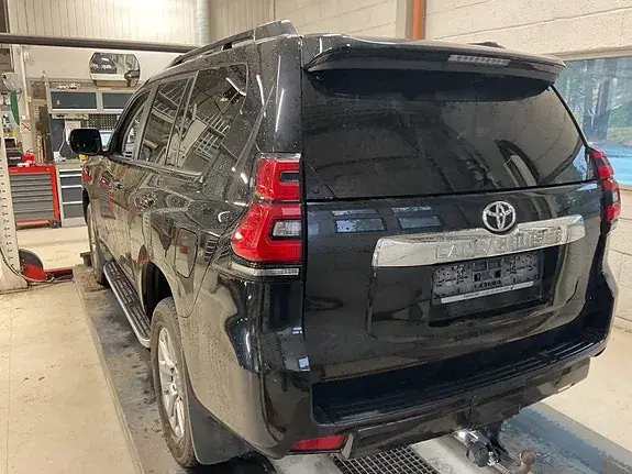 Toyota Land Cruiser 2019 photo 2