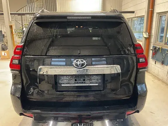 Toyota Land Cruiser 2019 photo 3