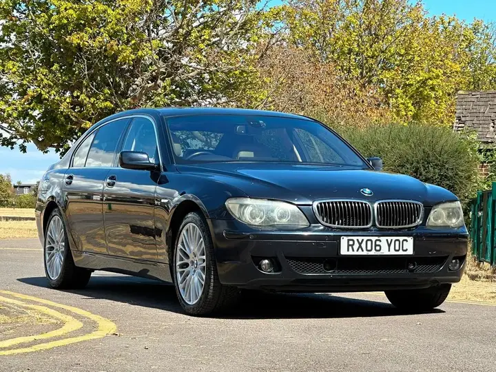 BMW 7 Series 2006 photo 2