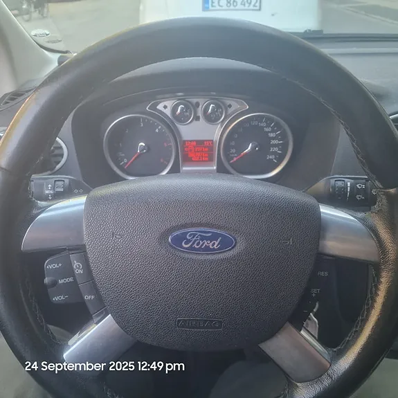 Ford Focus 2010 photo 3