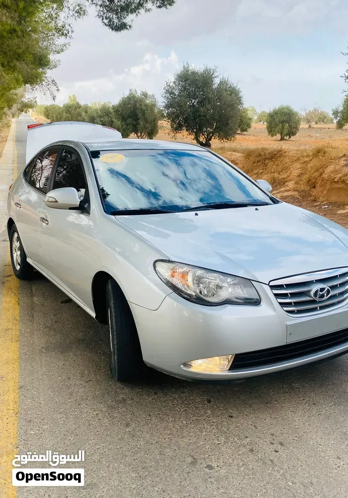 Hyundai Avante 2010 photo 3