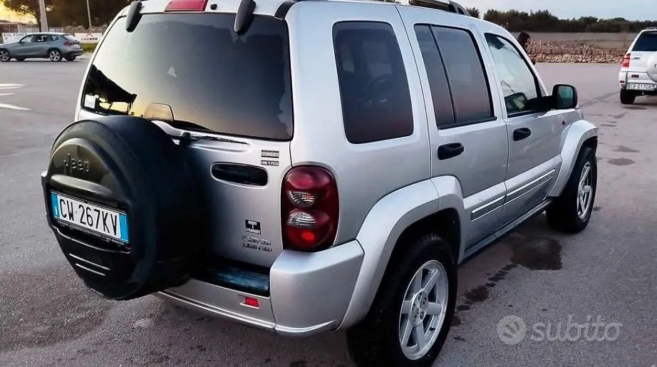 Jeep Cherokee 2005 photo 3