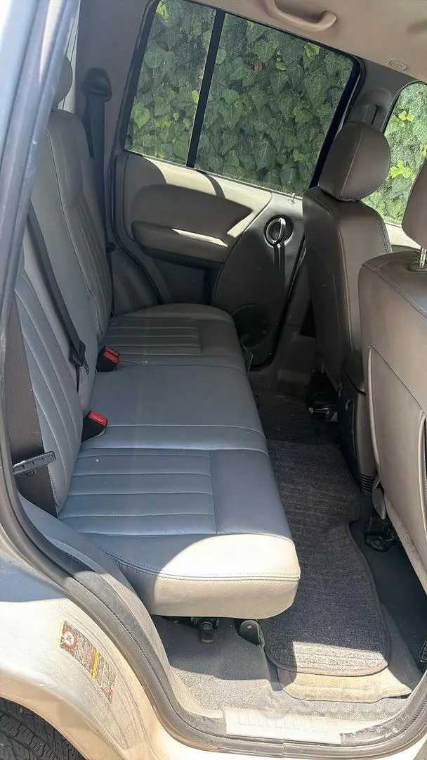 Jeep Cherokee 2005 photo 4