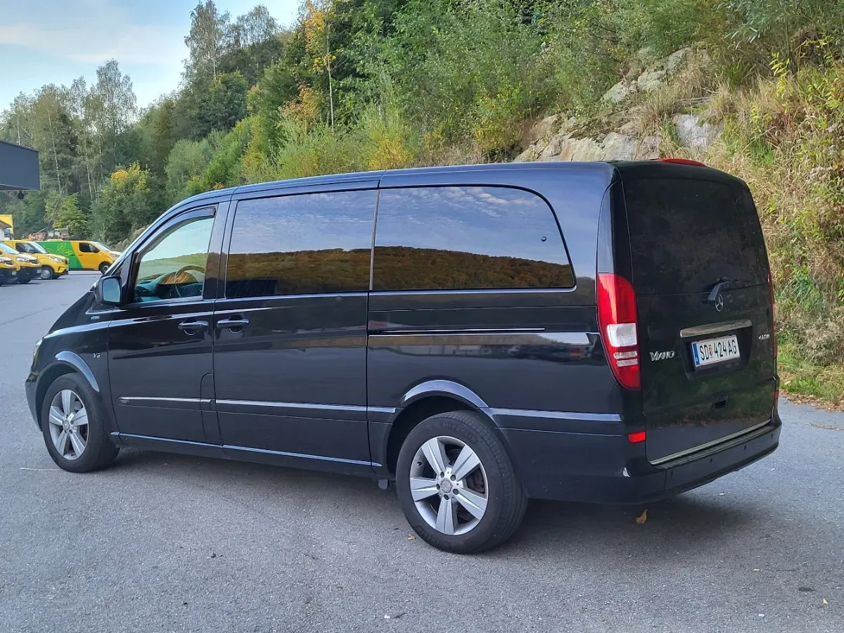 Mercedes-Benz Viano 2011 photo 3