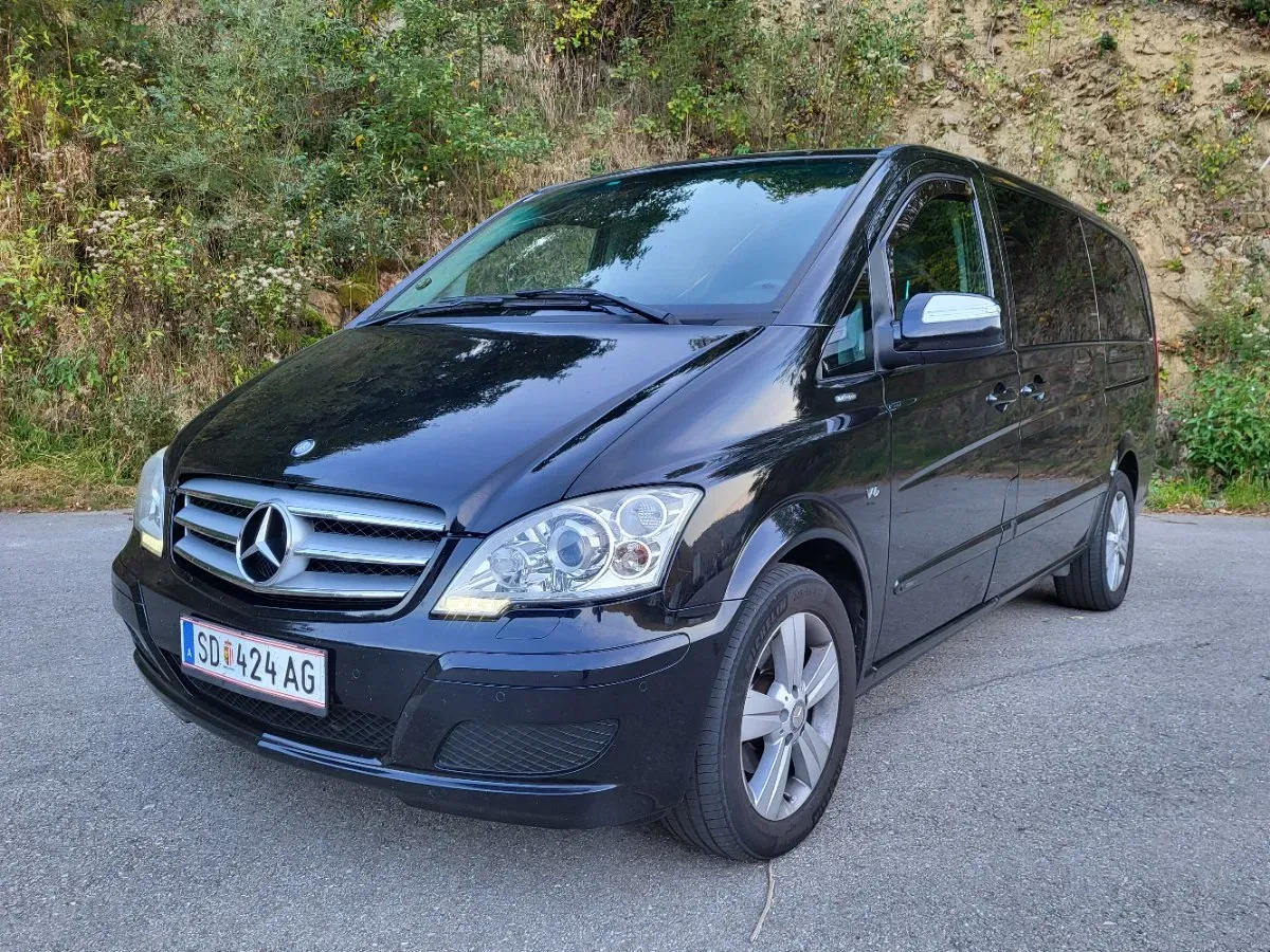 Mercedes-Benz Viano 2011 photo 2