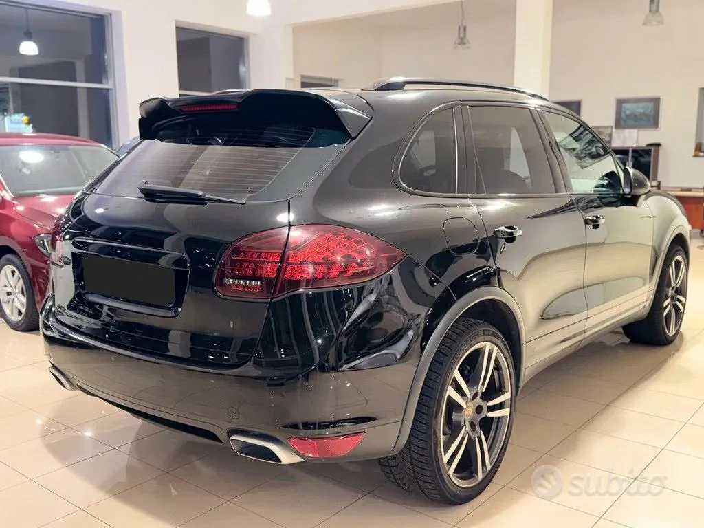 Porsche Cayenne 2013 photo 2