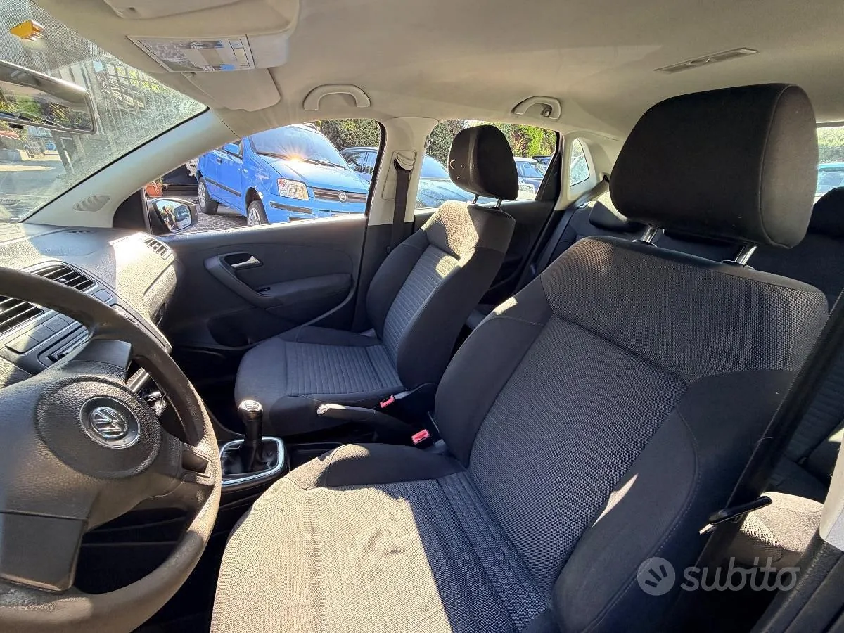 Volkswagen Polo 2012 photo 5