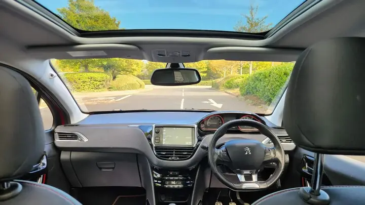Peugeot 2008 2016 photo 3