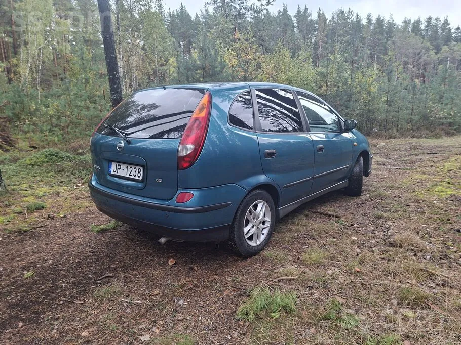 Nissan Almera Tino 2003 photo 3