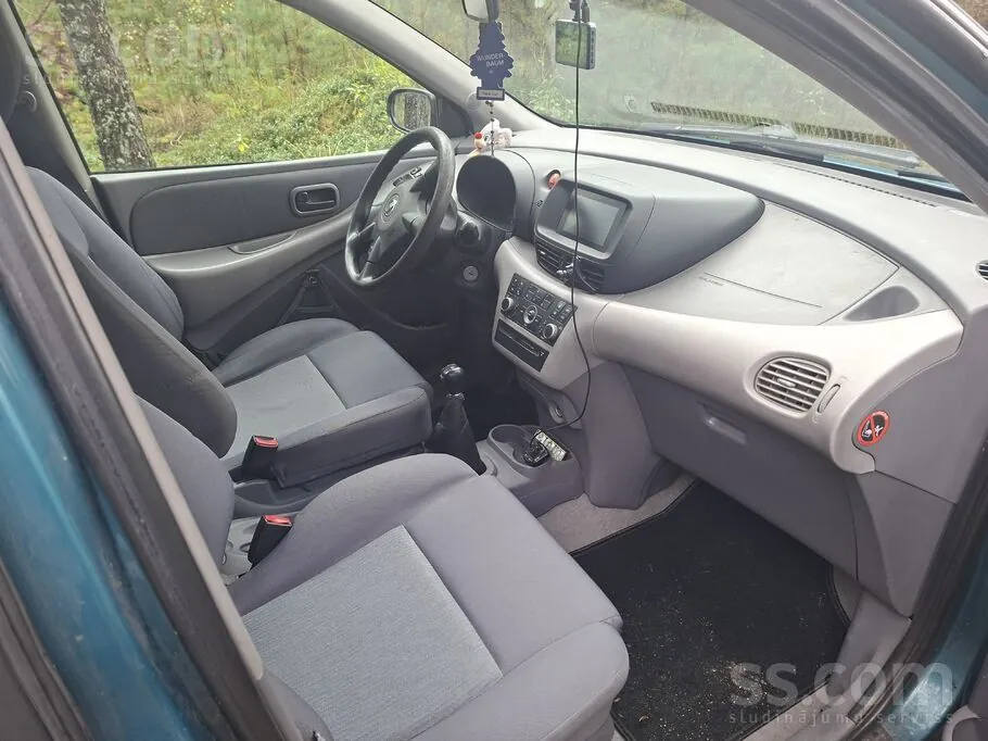 Nissan Almera Tino 2003 photo 5
