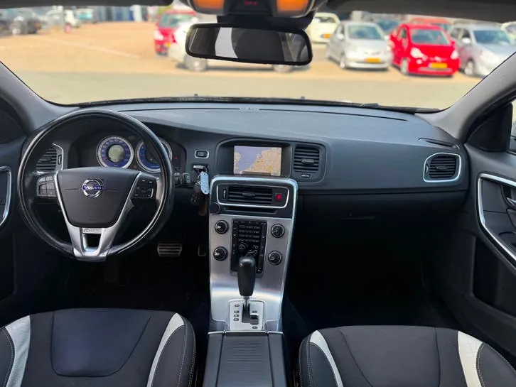 Volvo V60 2012 photo 3