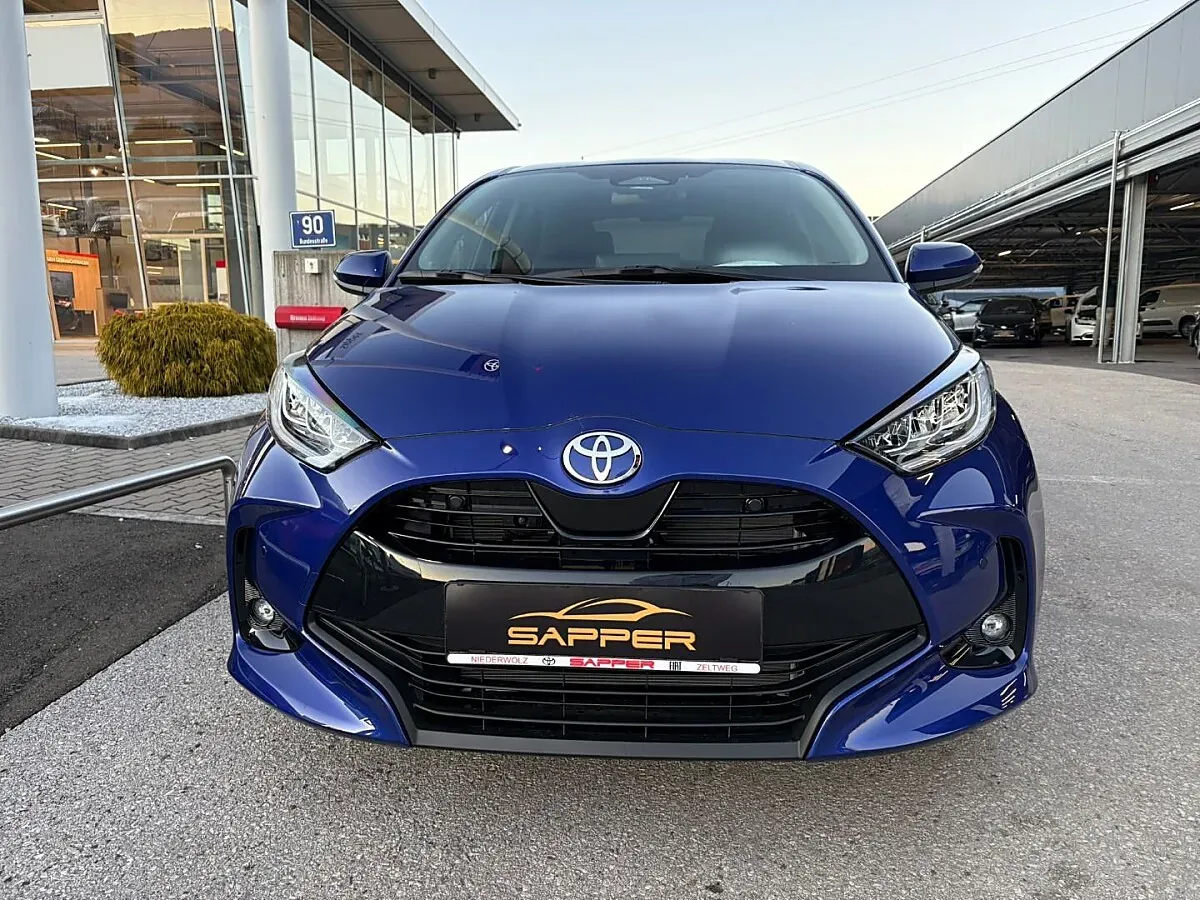 Toyota Yaris photo 2