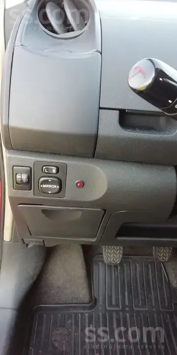 Toyota Yaris 2011 photo 3