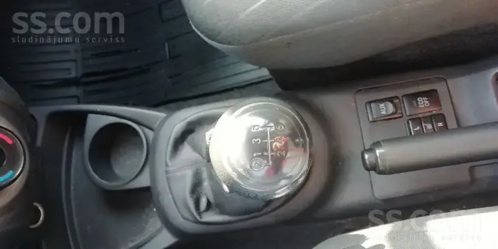 Toyota Yaris 2011 photo 5