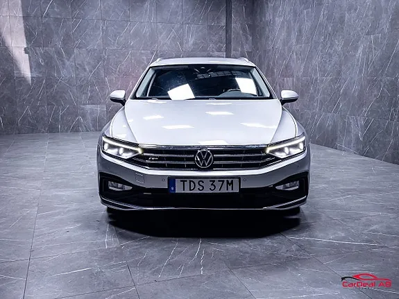 Volkswagen Passat 2021 photo 2