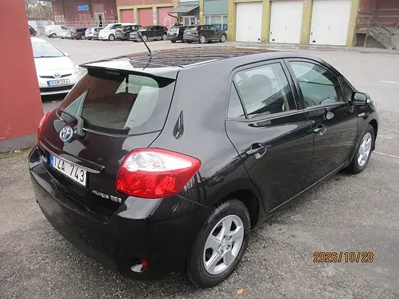 Toyota Auris 2011 photo 5