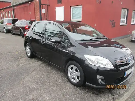 Toyota Auris 2011 photo 2
