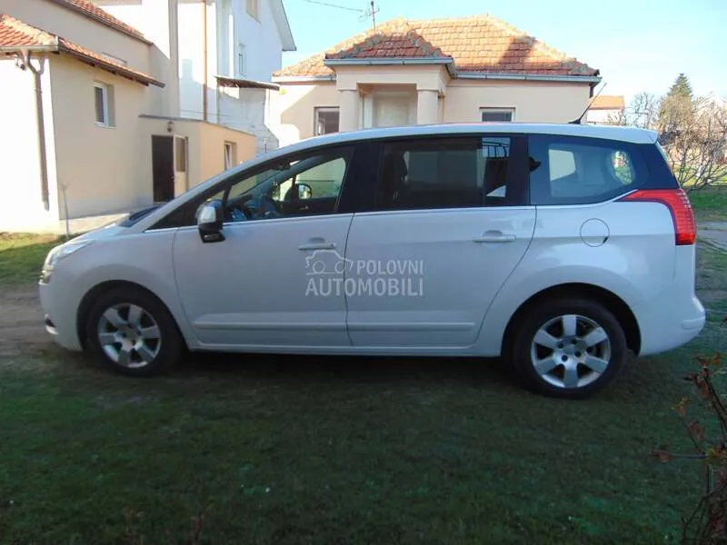 Peugeot 5008 2012 photo 3