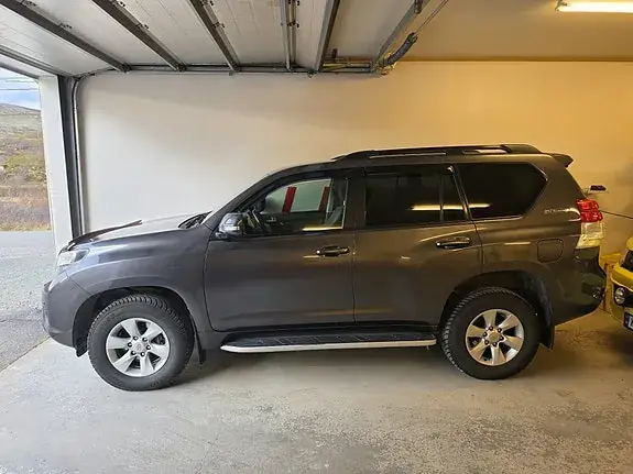 Toyota Land Cruiser 2012 photo 5