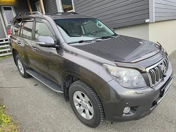 Toyota Land Cruiser 2012 photo 3
