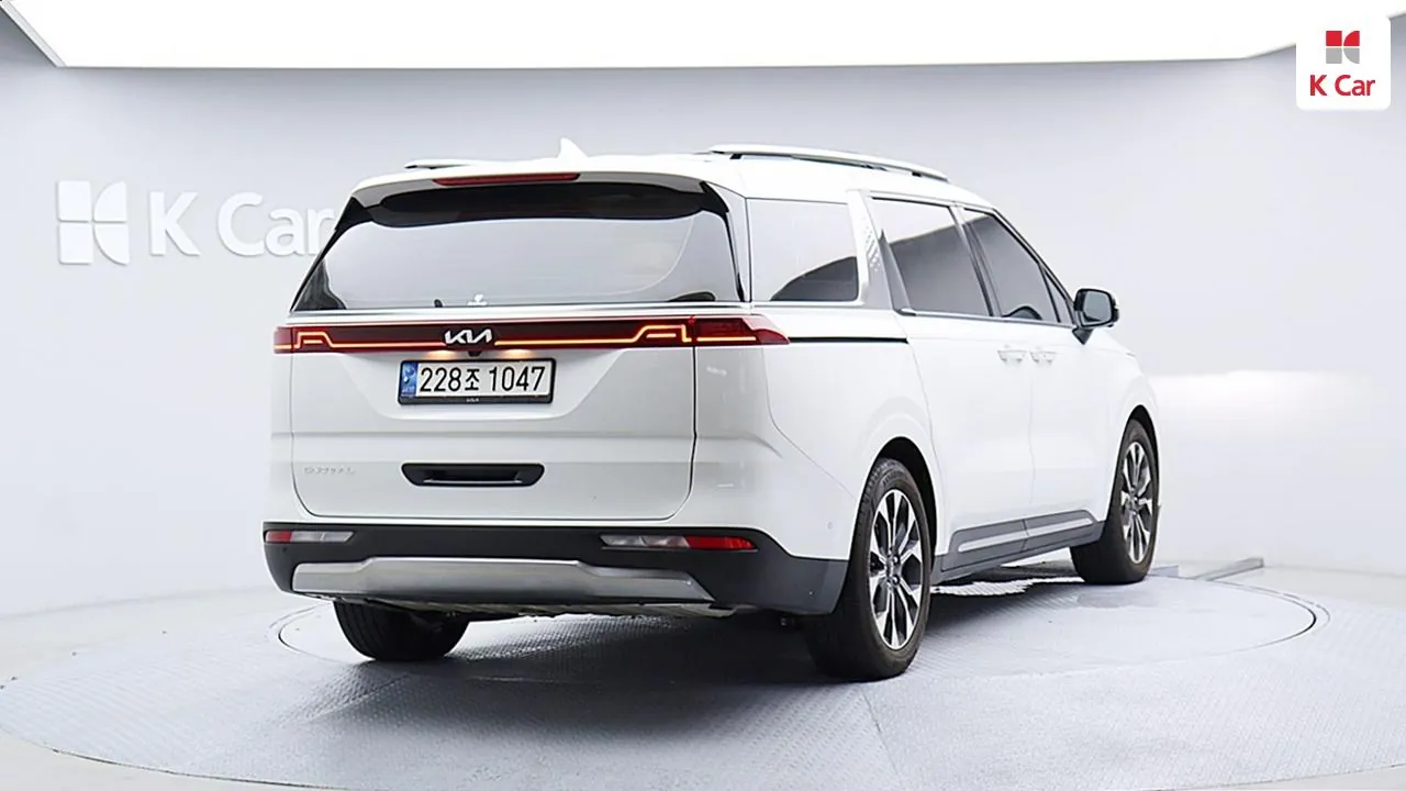 Kia Carnival 2023 photo 4
