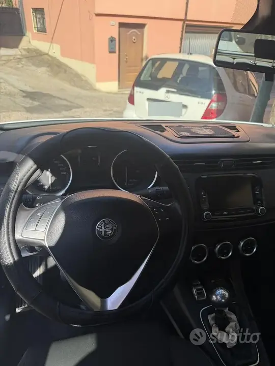 Alfa Romeo Giulietta 2017 photo 5