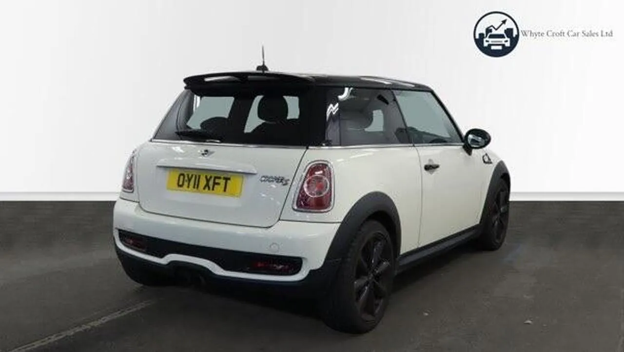 Mini Hatch 2011 photo 5