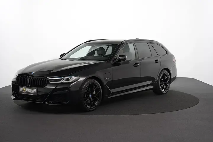 BMW 5 Series 2022 photo 2